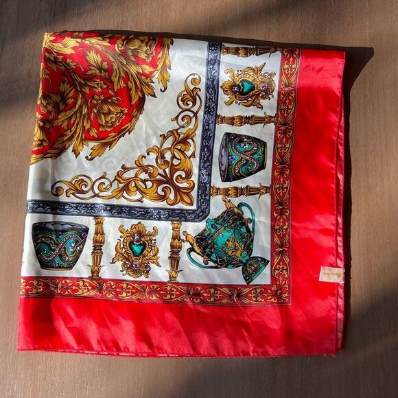 😊 3/$30 Berkshire Red Print Silky Scarf Shawl made in Korea - Picture 6 of 6